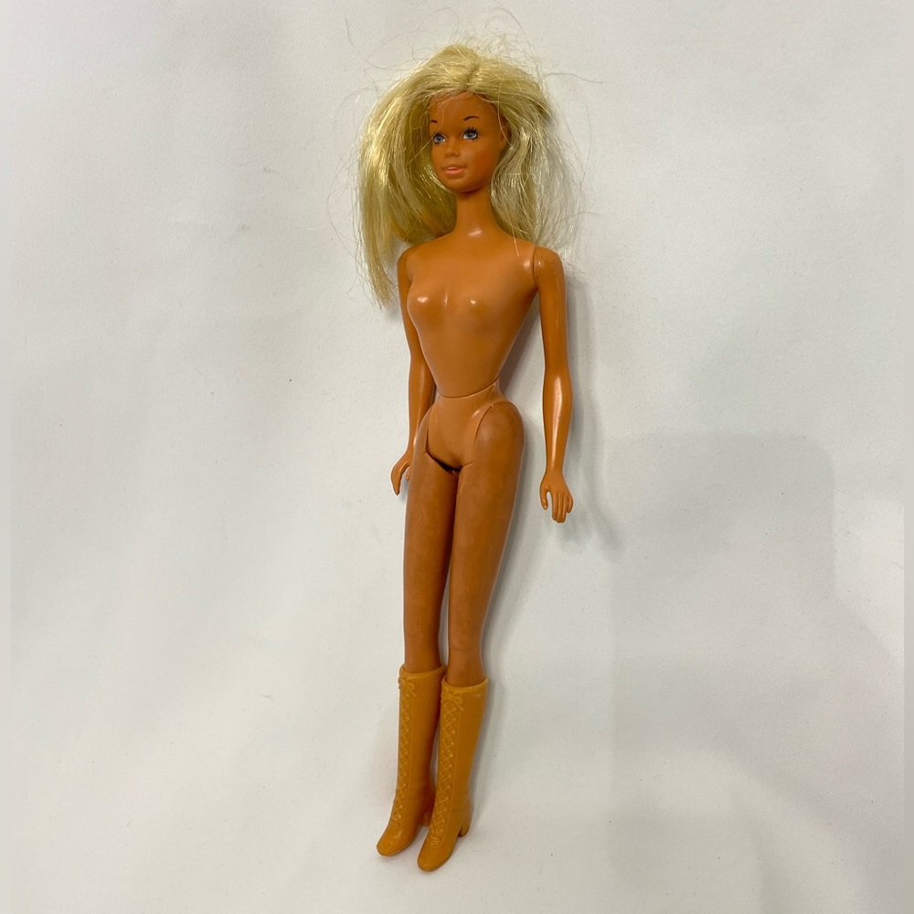 VTG early 1970s Malibu Barbie (w/ boots) - Picture 2 of 14